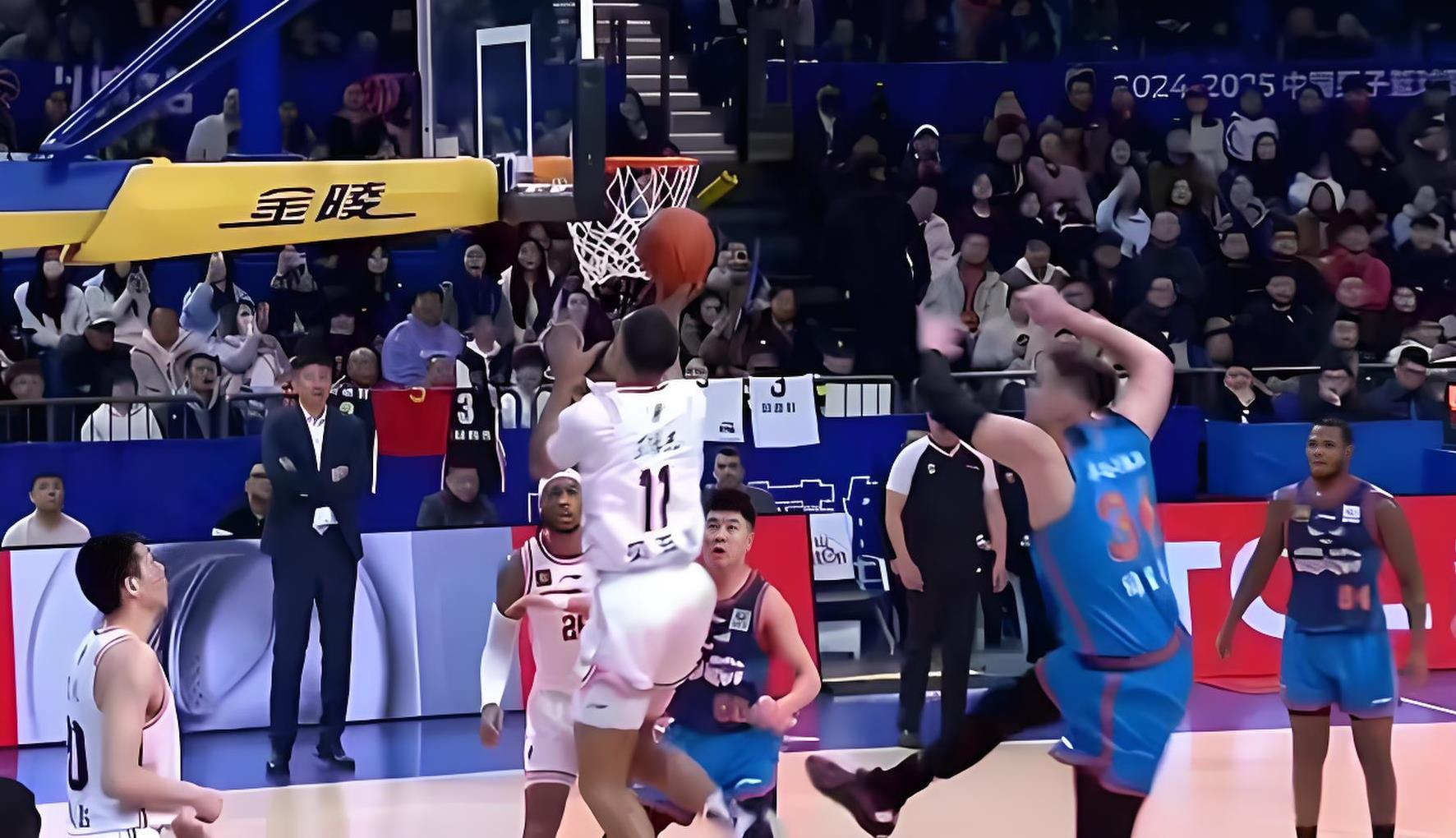 关于球员实力大比拼,赛场对决胜负悬念重重的信息 关于球员实力大比拼,赛场对决胜负悬念重重的信息