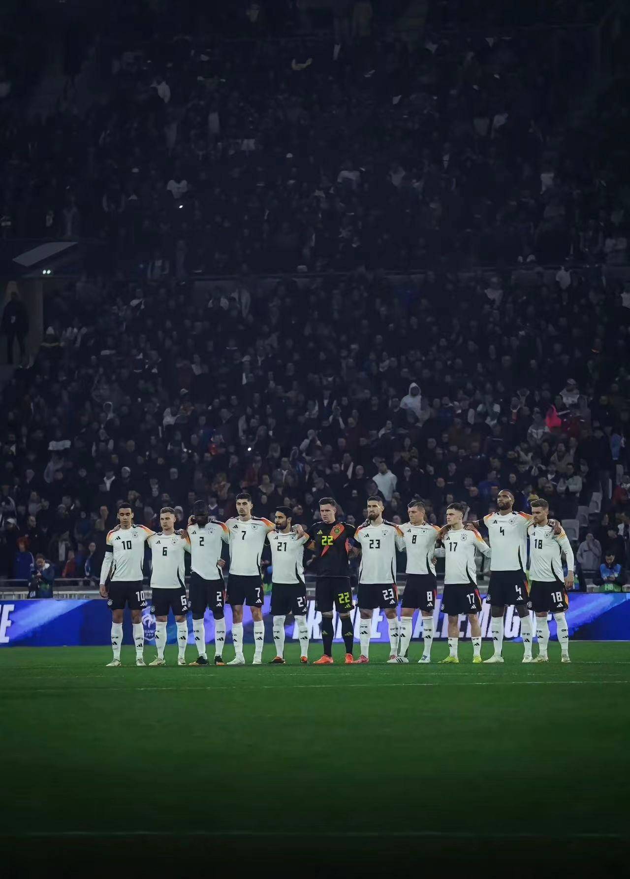 B体育体育官网-欧洲杯预选赛最新动态披露，球队备战状态佳的简单介绍