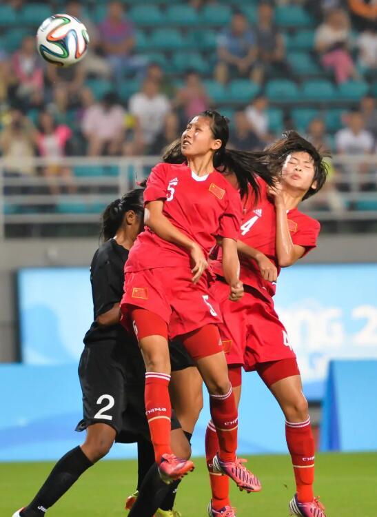中国女足女将表现出色，取得胜利